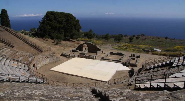 Viaggio, vacanza e workshop al Teatro Greco di Tindari con il Piccolo Teatro della Versilia