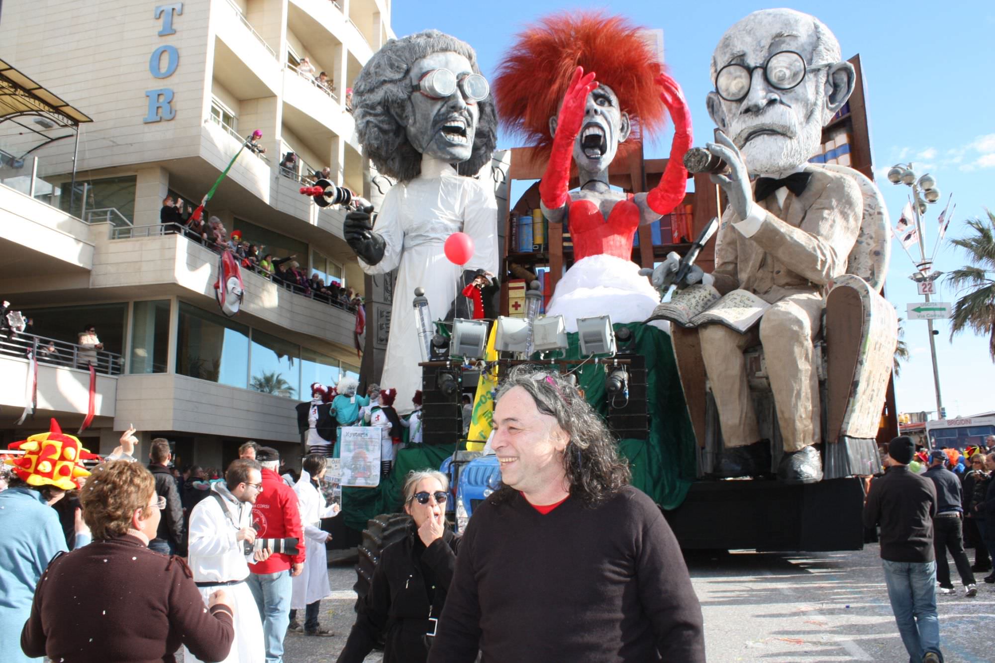 Carnevale 2014, vince Hysteria. Allegrucci e Bertozzi sbaragliano la concorrenza. I risultati del sondaggio di VersiliaToday