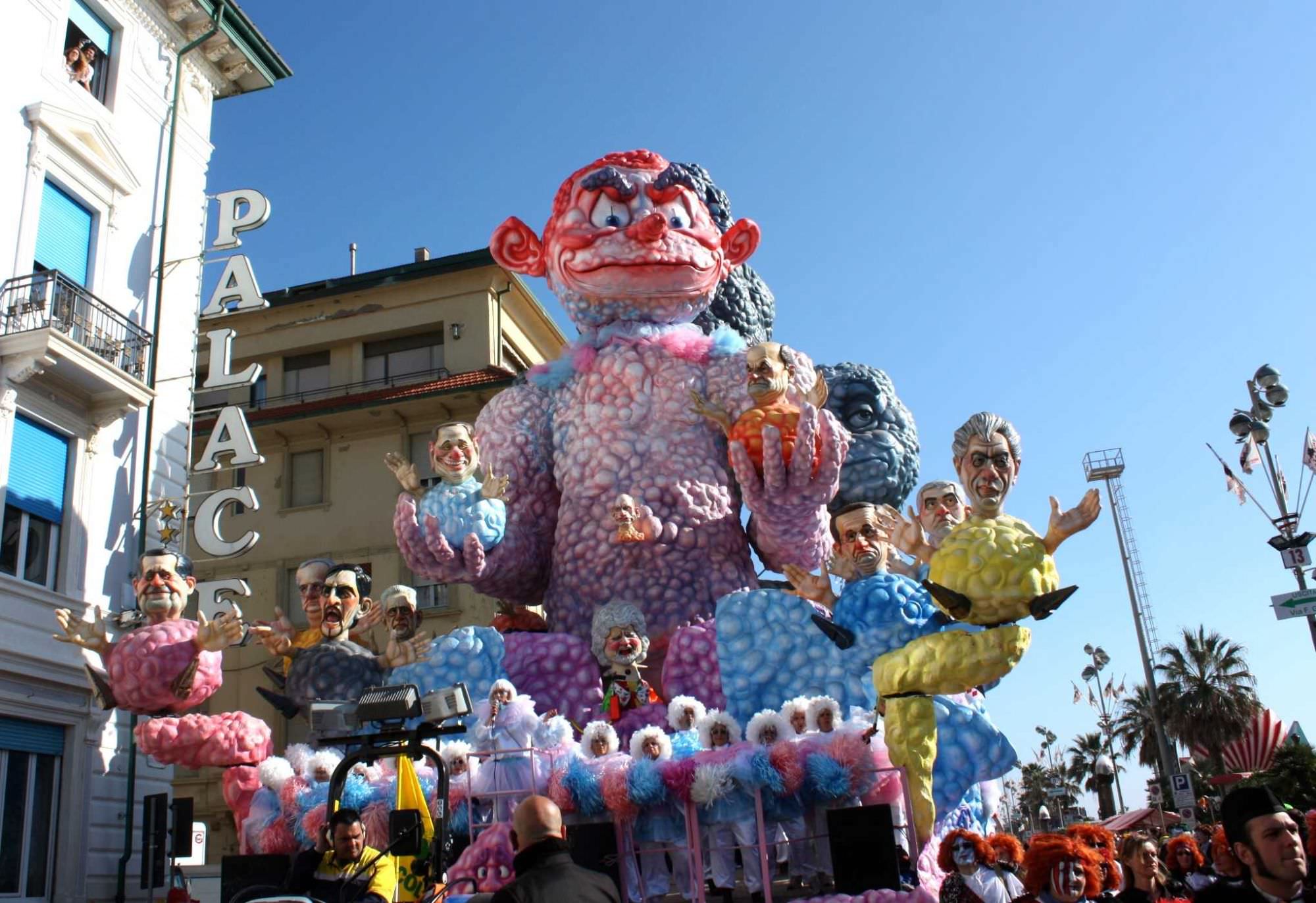 Enrico Rossi arriva a Viareggio. Betti: “Ci aiuterà a capire come salvare il Carnevale”