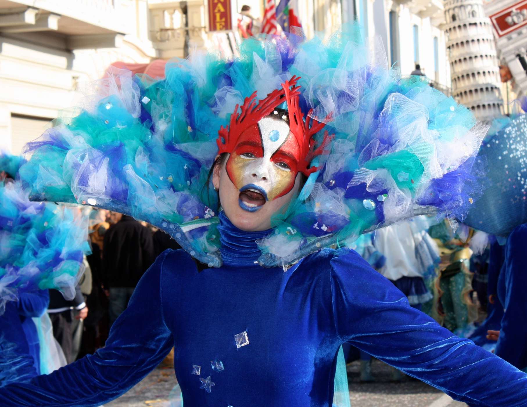 L’outfit di Carnevale. Moda e costumi a bordo dei carri di Viareggio