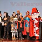 Posti in piedi per il Gran Galà del Carnevale, trionfo per Avanzini vestito da "fragolone" 3 Fotomania