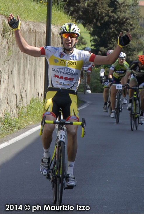 Ciclismo, Federico Cerri trionfa a Firenze
