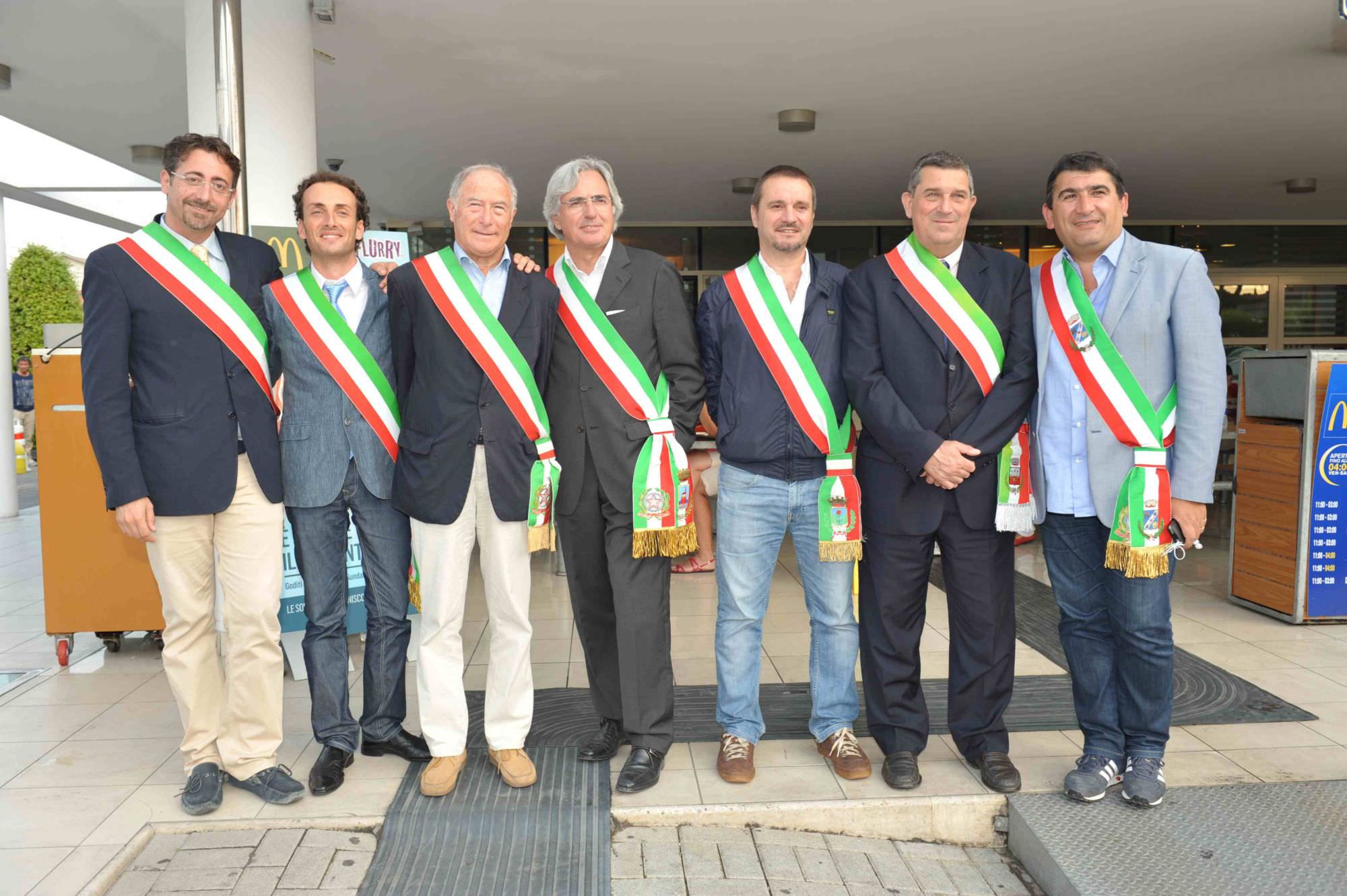 Vota il miglior sindaco della Versilia. Oltre 300 preferenze dei lettori