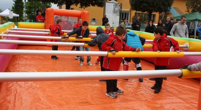 Un torneo di calcio balilla umano a Viareggio
