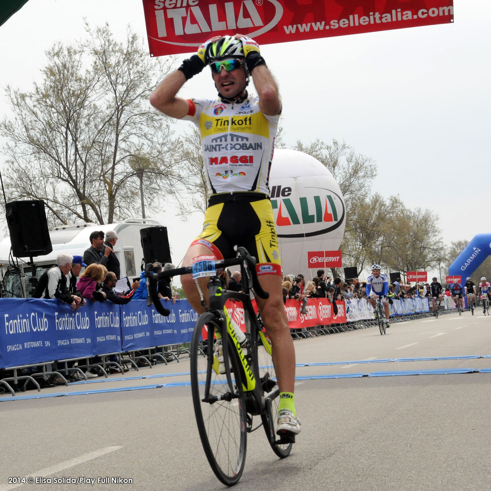 Falzarano (Velo Club Maggi) secondo sul traguardo di Cervia