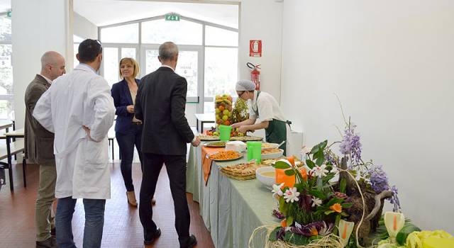 &#8220;Cucine aperte&#8221;, sindaco e assessore visitano le mense scolastiche a Camaiore e Capezzano