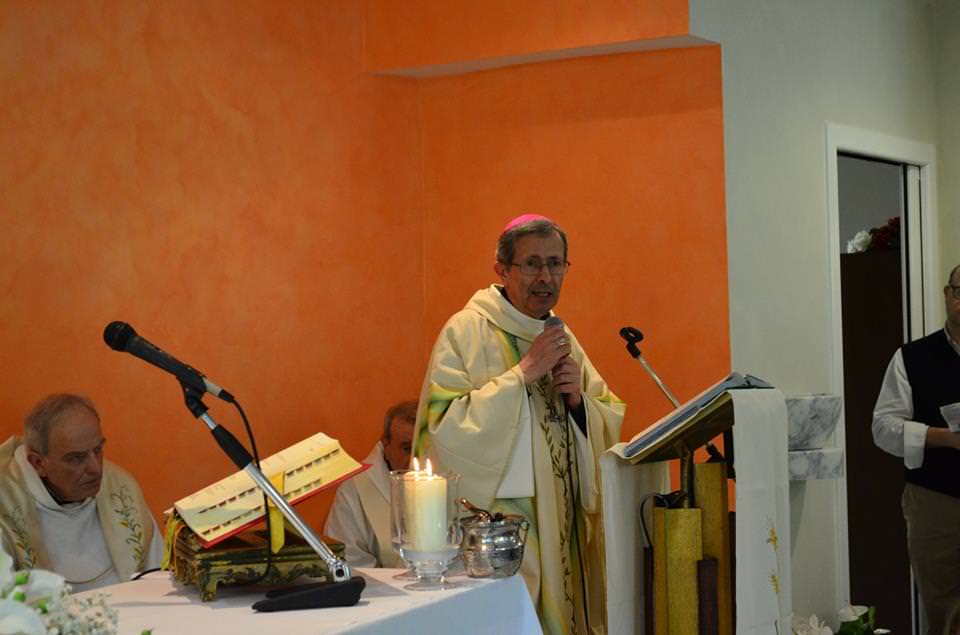 Il vescovo di Pisa Benotto in visita all’istituto comprensivo di Pontestazzemese