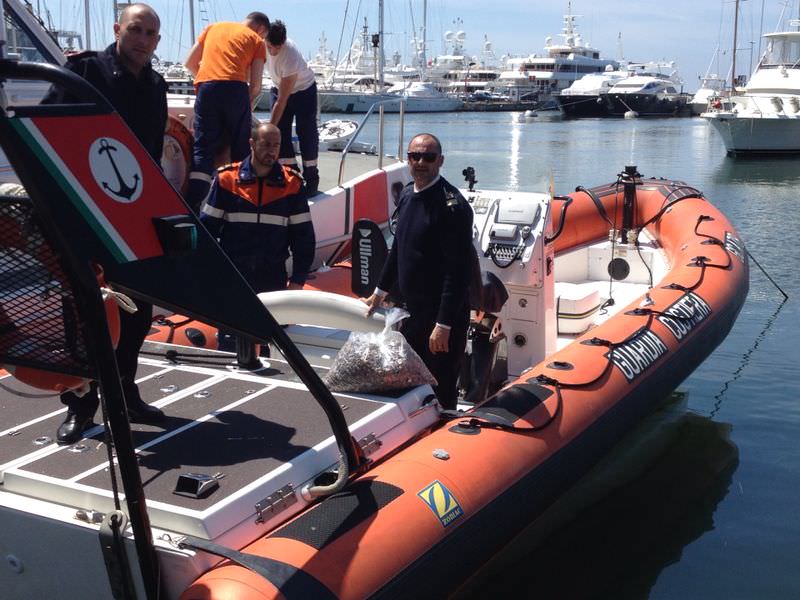 Sigilli allo stabilimento. Capitaneria in azione anche contro la pesca abusiva