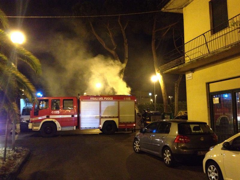 Doppio incendio nella notte a Viareggio
