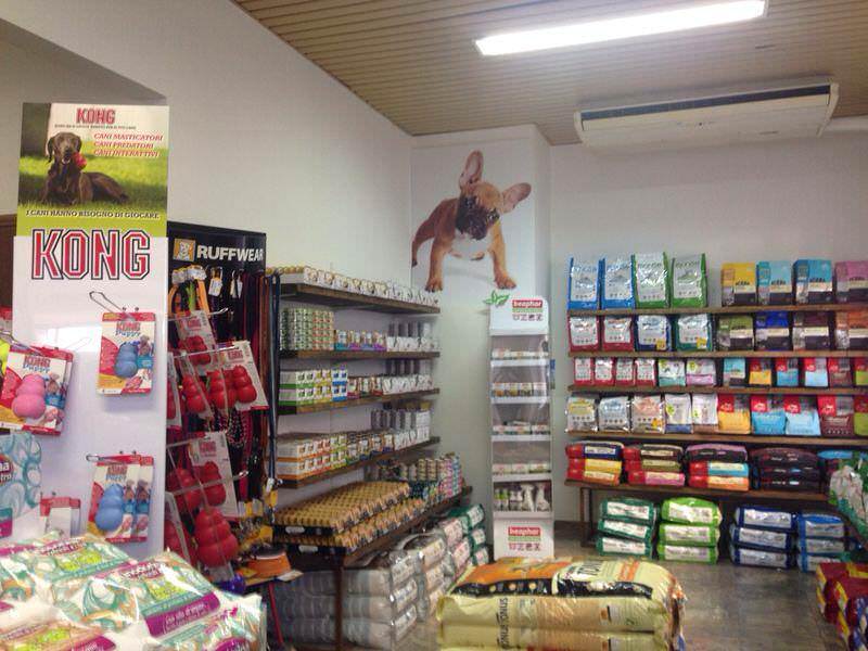 Arrogant Pet apre a Lido: ecco il supermarket per cani, gatti & co