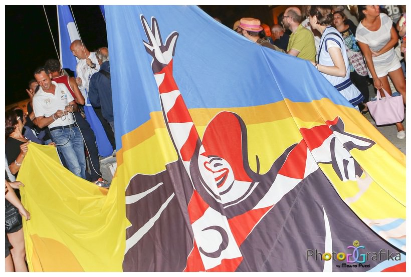 Carnevale estivo 2015, in piazza Mazzini l’alzabandiera