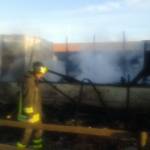 Incendio a Fiumetto. Devastato uno stabilimento balneare 3 (Foto: Vt)