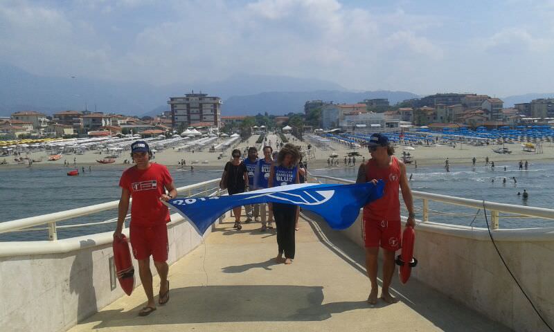 Consegnata la bandiera blu a Lido di Camaiore