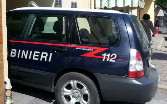 Furti nelle auto in Darsena. Arrestati due giovani