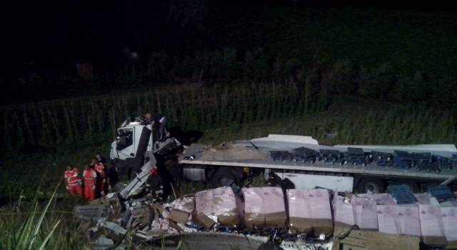 Precipita da 10 metri col camion: incidente mortale sull&#8217;autostrada