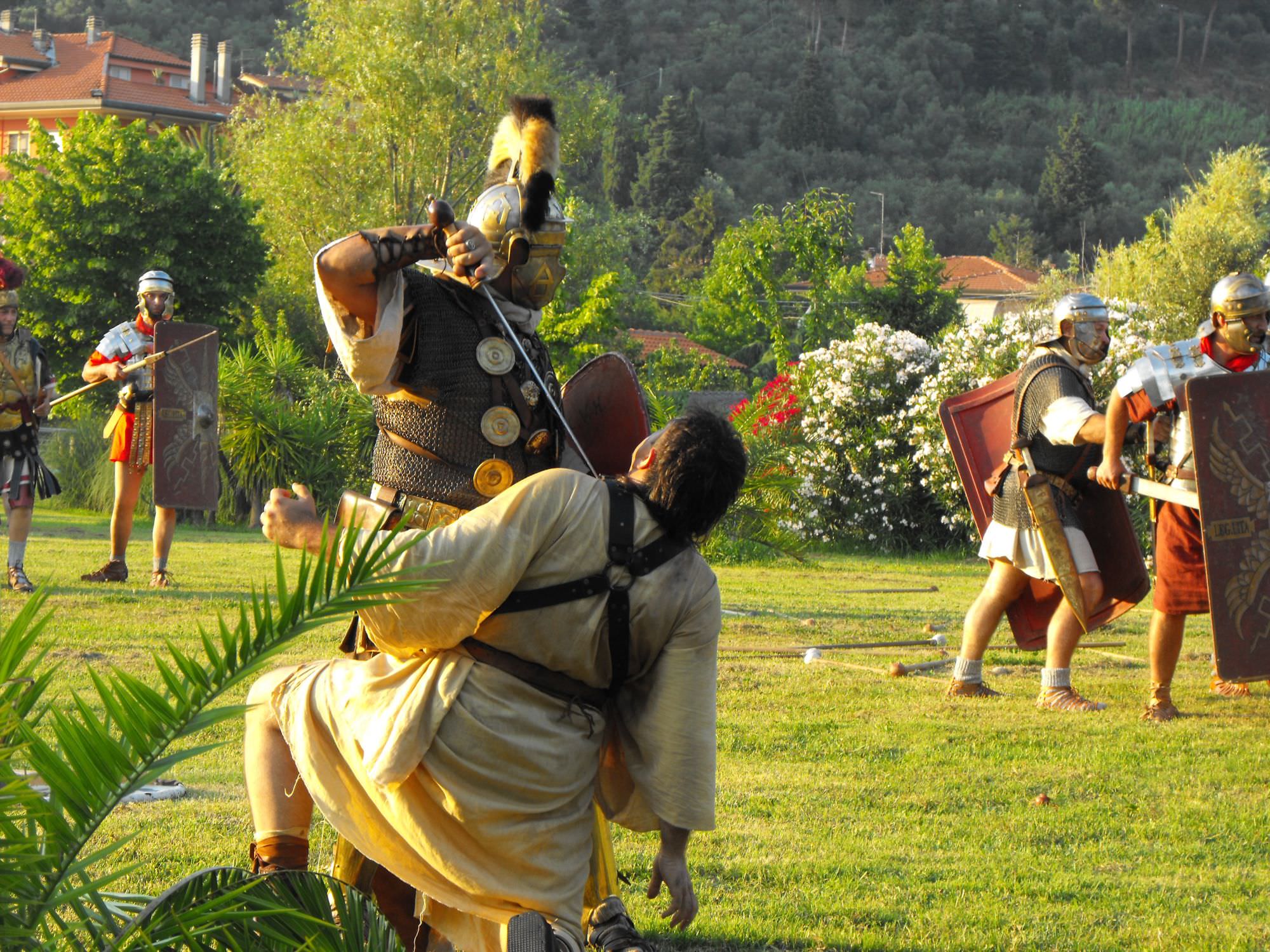 Le battaglie e la vita quotidiana di Roma rivivono a Massaciuccoli