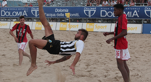 Beach soccer: Viareggio, zero feeling coi rigori. Il big match lo vince Milano