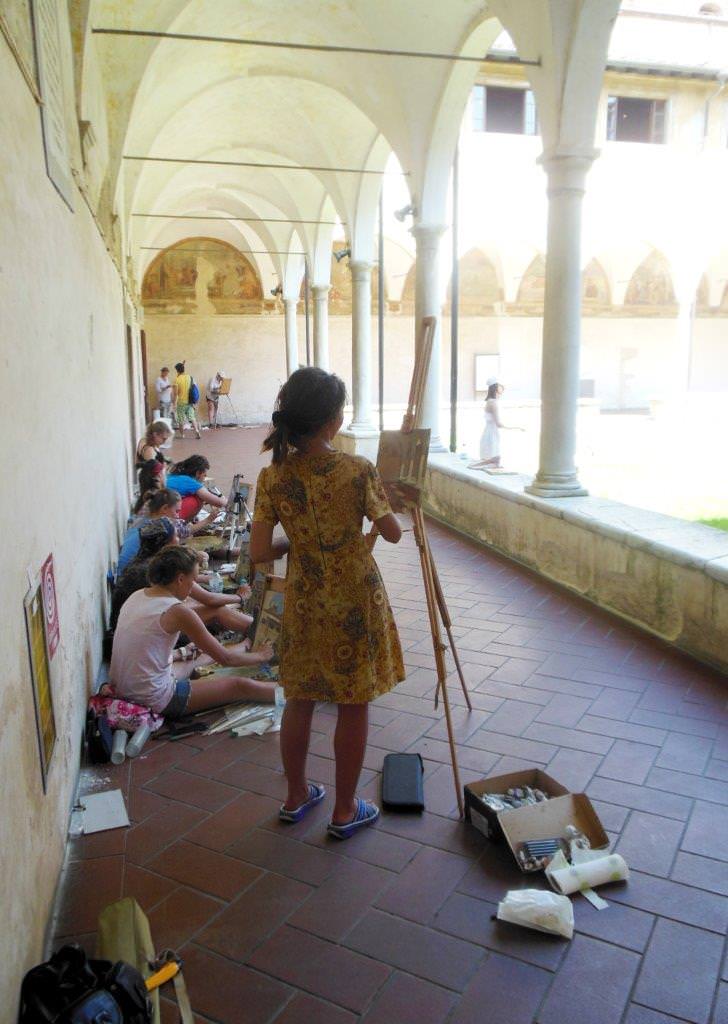 Cavalletti e pennelli in giro per Pietrasanta con i migliori allievi del Moscow Academic Art College