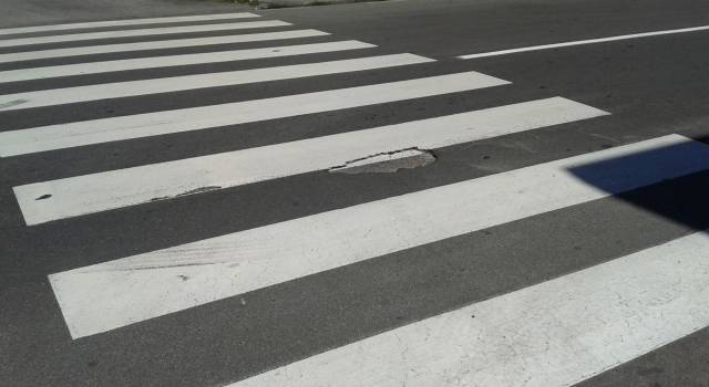 Ingresso scuola Ricci ora più sicuro, realizzati i due attraversamenti pedonali