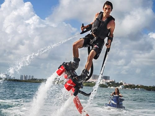 Ecco il FlyBoard, l’ultima tendenza degli sport acquatici in Versilia