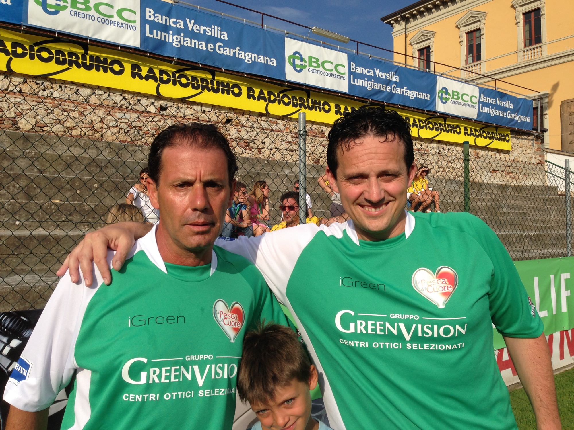 Tanta gente a Pietrasanta per la partita della Nazionale Cantanti