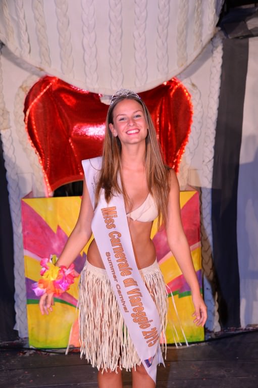 Chiara Carolli è la nuova Miss Carnevale di Viareggio (foto)