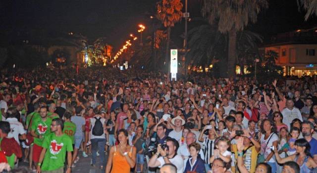 Viareggio ha vinto la scommessa, in migliaia per il Carnevale estivo nato dal basso