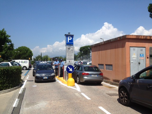 Parte il parcheggio a pagamento all’ospedale Versilia