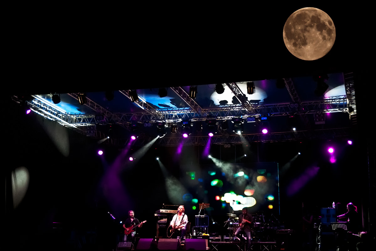 Umberto Tozzi e la luna incantano Forte dei Marmi