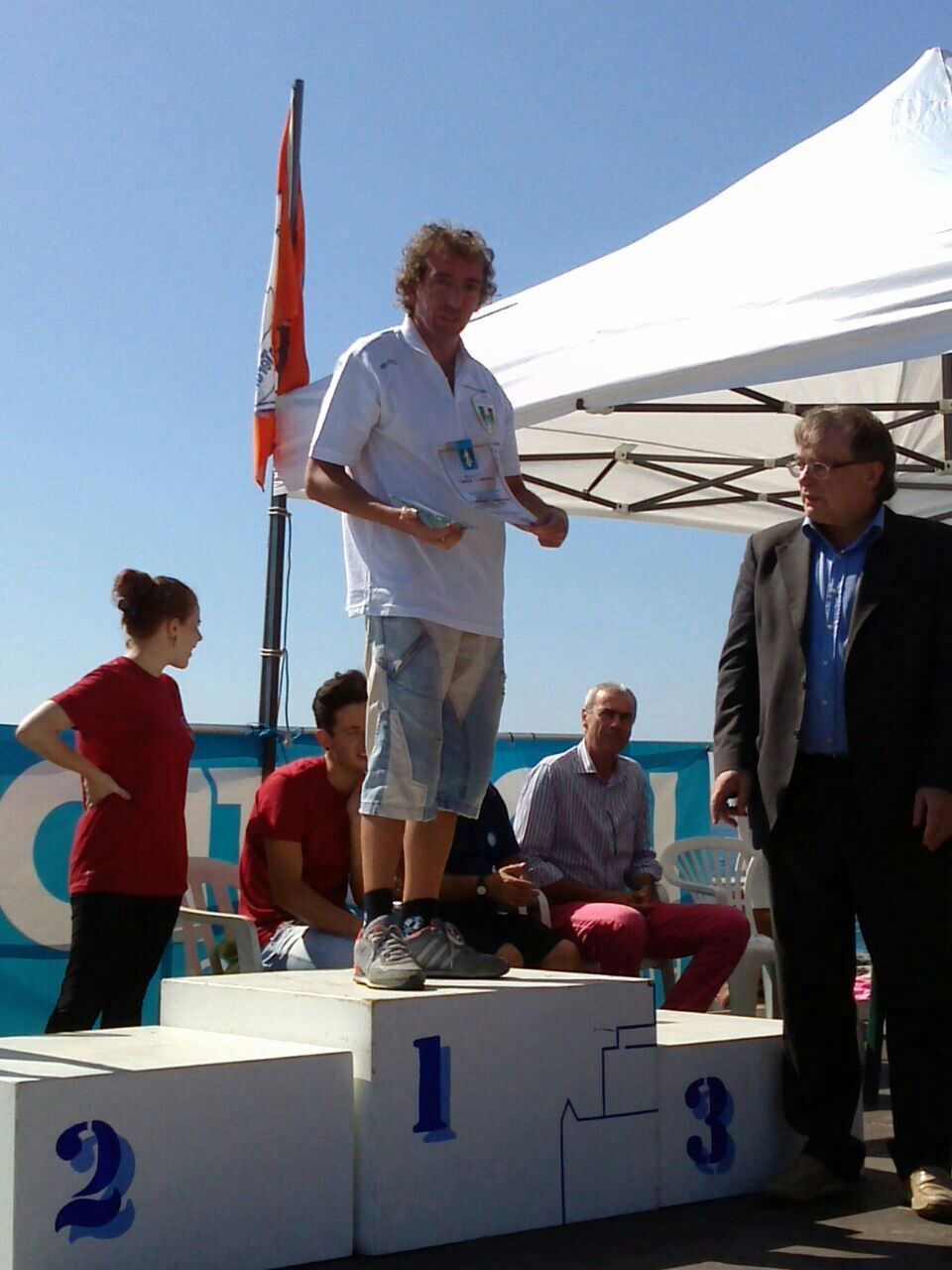 Nuoto, il camaiorese Gabriele Giordani si laurea campione italiano in acque libere