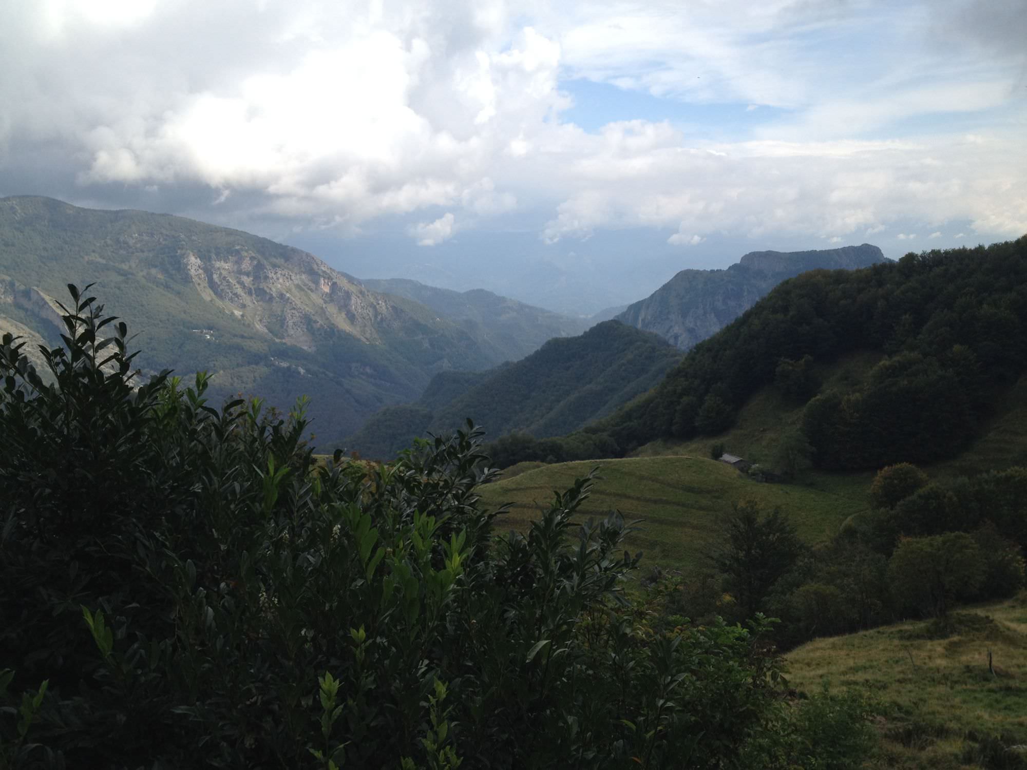 Cade mentre fa arrampicata sportiva in montagna, grave 23enne