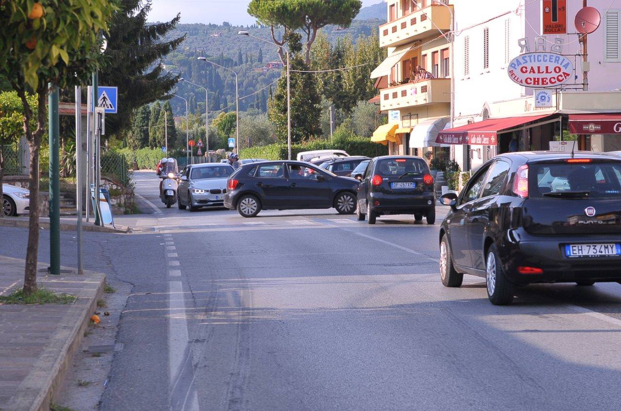 Tre incidenti in poche ore sulla via Sarzanese (foto)