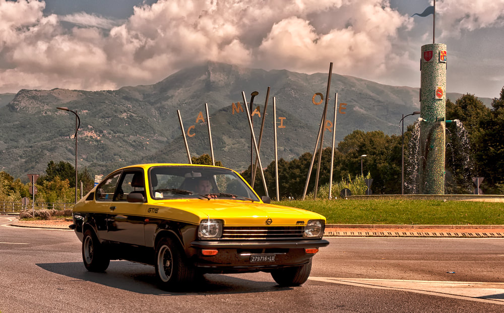 Le Opel d’epoca invadono la Versilia