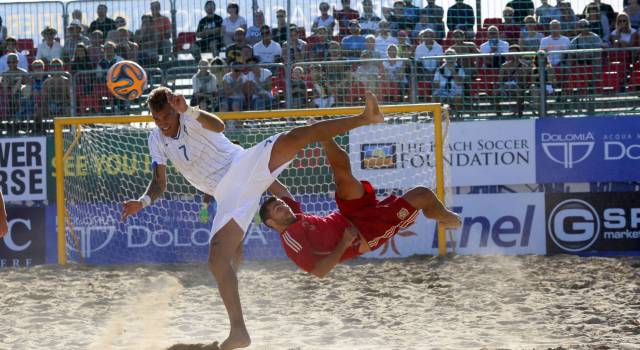 Italia terza alle qualificazioni mondiali di beach soccer. Ramacciotti mvp della tappa di Jesolo