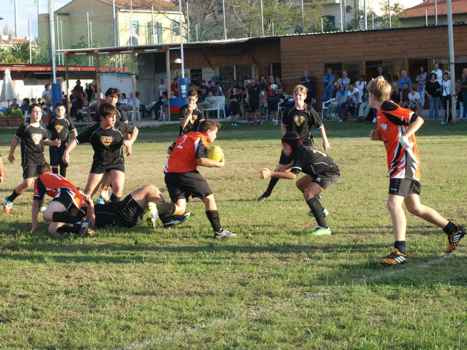 Una vittoria ed una sconfitta per il Rugby Union Versilia a Livorno