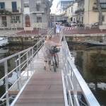 Traffico in tilt a Viareggio tra pioggia e chiusura del ponte girante in Darsena 1 Foto Vt