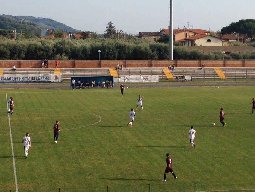 Gori e Capitani lanciano il Seravezza. Altro derby amaro per il Camaiore