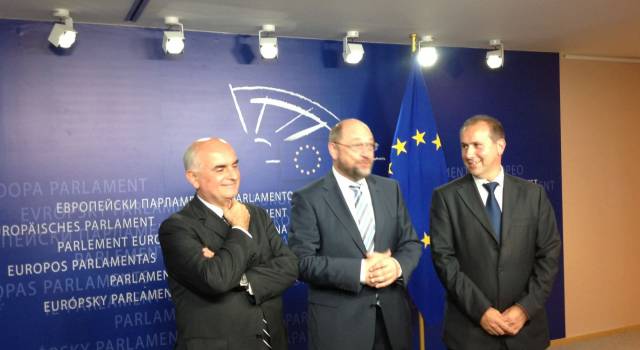 Il Sindaco di Stazzema Maurizio Verona incontra il presidente del Parlamento Europeo Martin Schulz