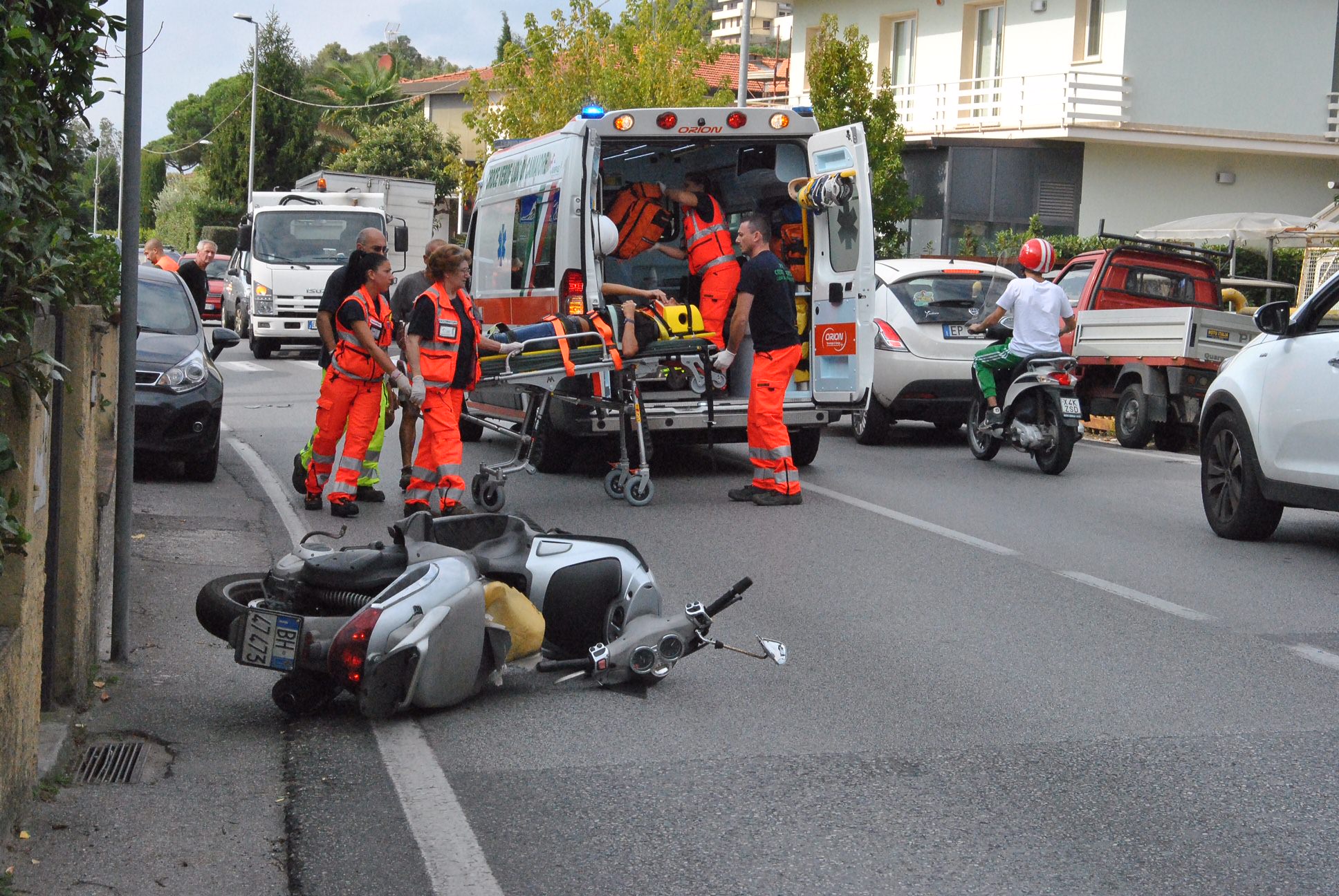 Investita in moto da furgone della Sea. All’ospedale una ragazza