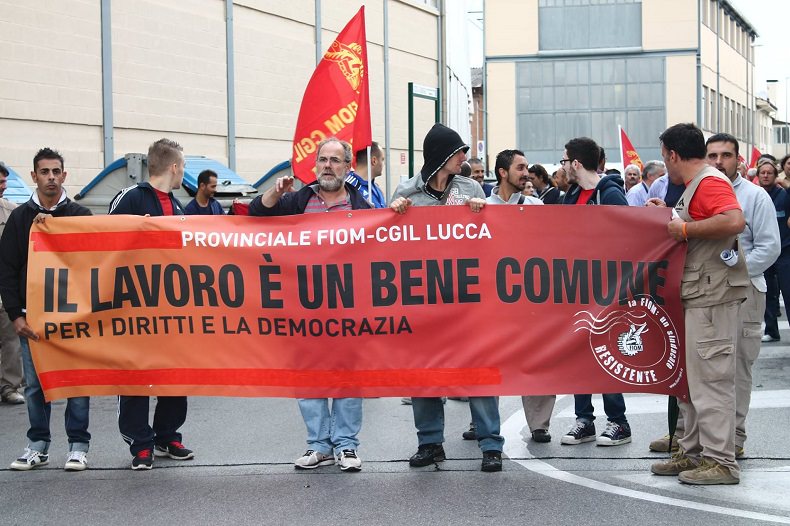 La Fiom scende in piazza, chiesto un consiglio comunale sul frazionamento di Polo Nautico