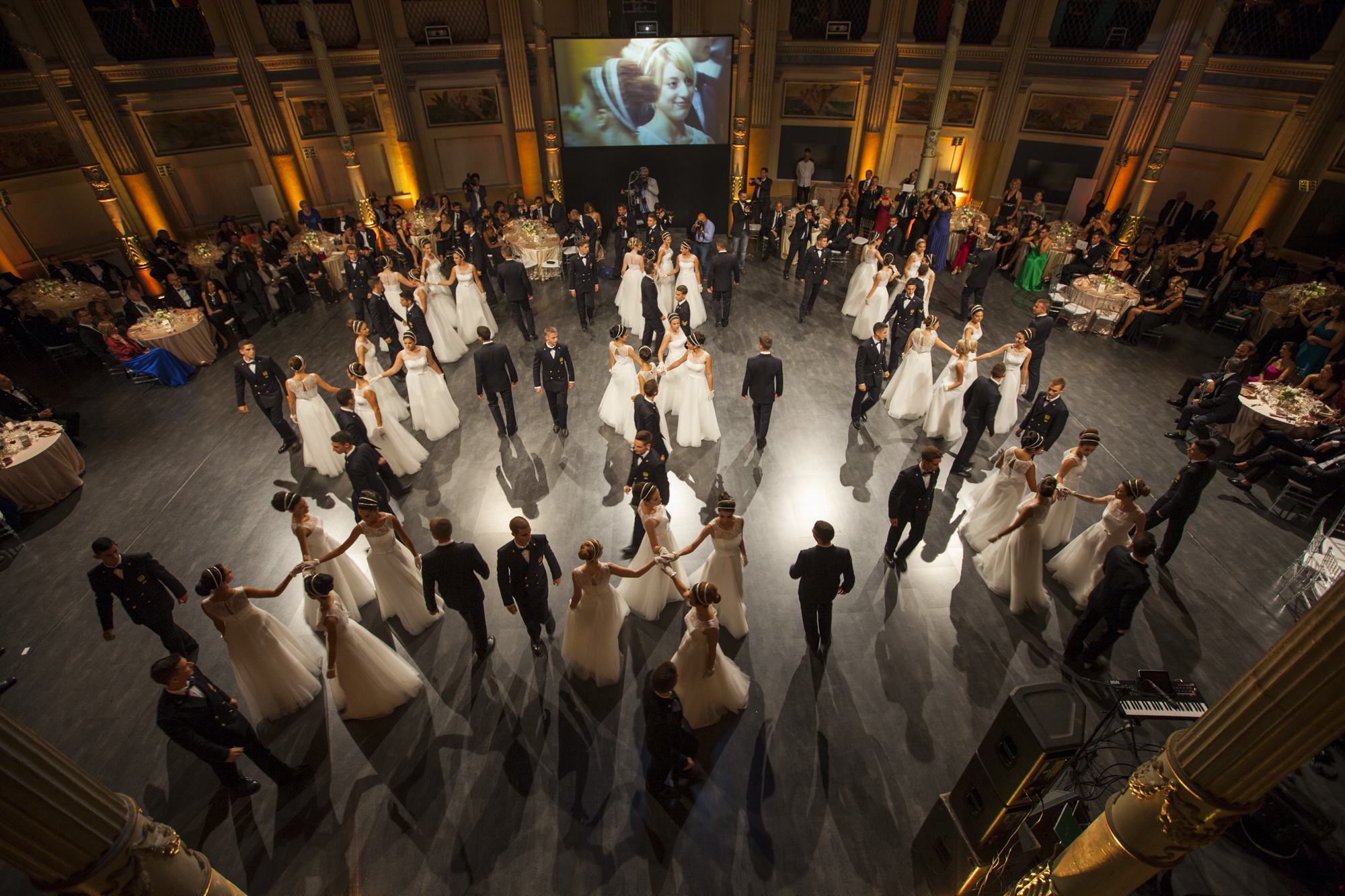 Principesse per una notte. Tre ragazze toscane protagoniste al Gran Ballo Viennese 2014