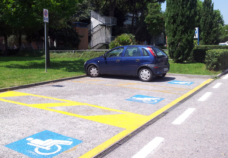 Parcheggi all’ospedale Versilia: “Il servizio sta dando risultati soddisfacenti”