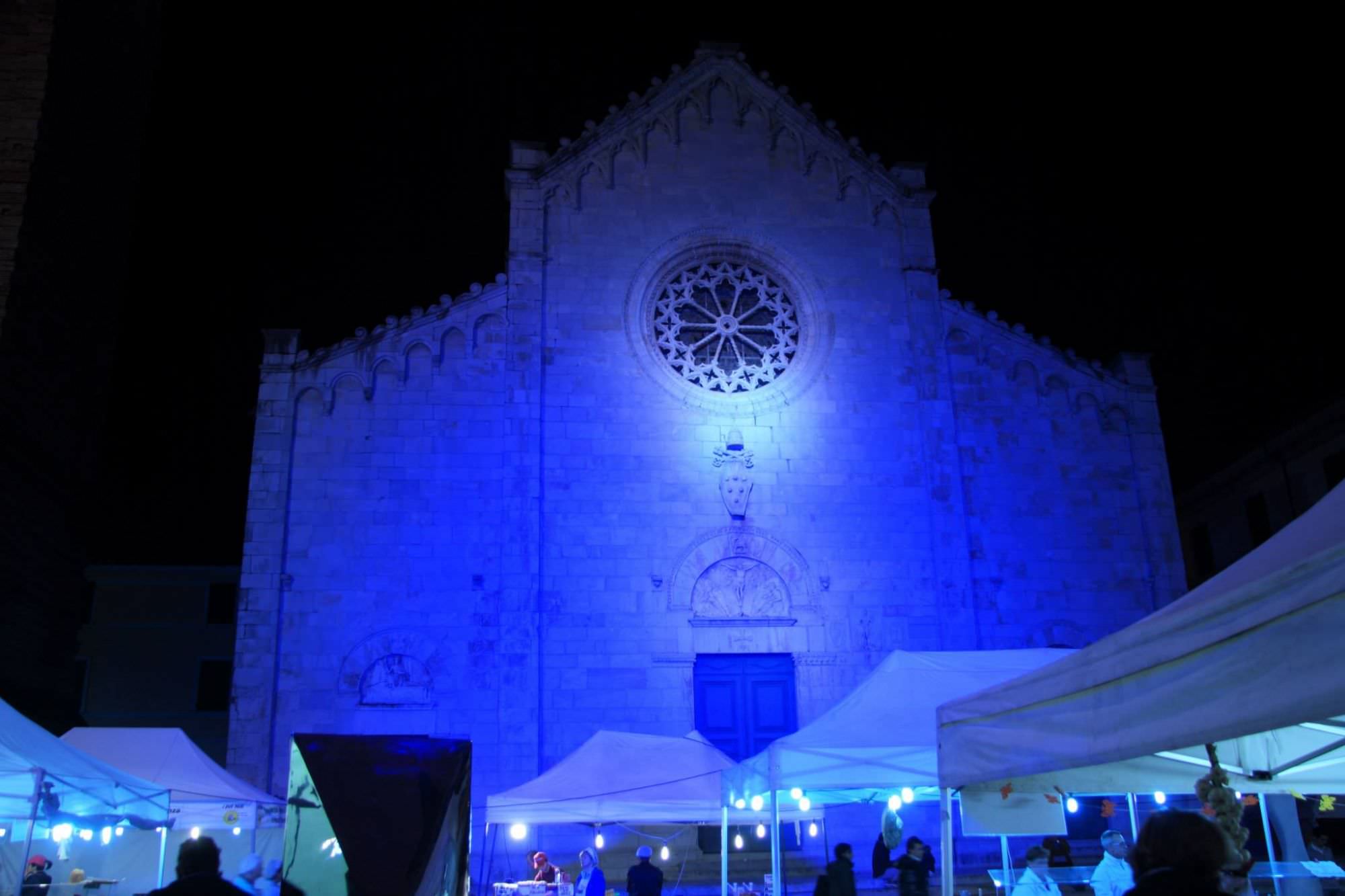 Musica, danza e shopping by night. Due Notti Bianche per Pietrasanta