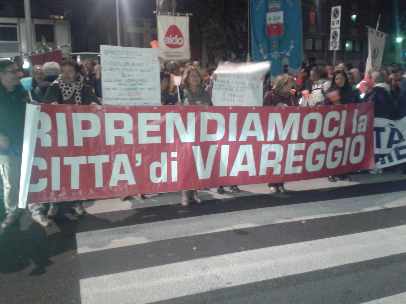 “La fiaccolata è stata un successo, Viareggio ritrovi lo spirito di comunità”