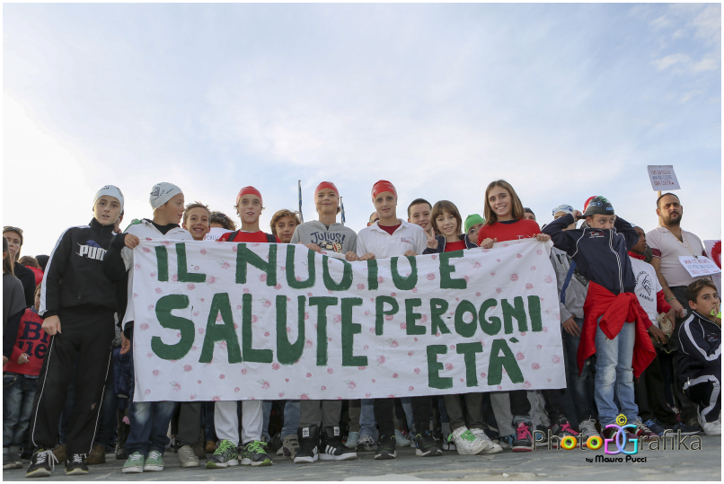 “Il sindaco restituisca la piscina a bimbi e ragazzi”