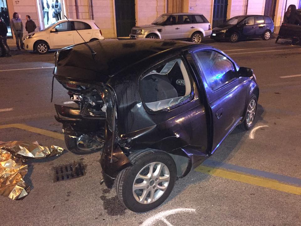 Viareggio, tamponamento sui viali a mare: sei feriti. A lido si ribalta un’auto