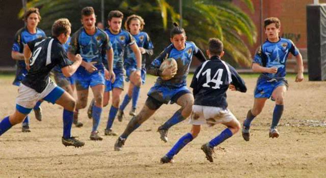 Rissa tra genitori sugli spalti al torneo di rugby under 12