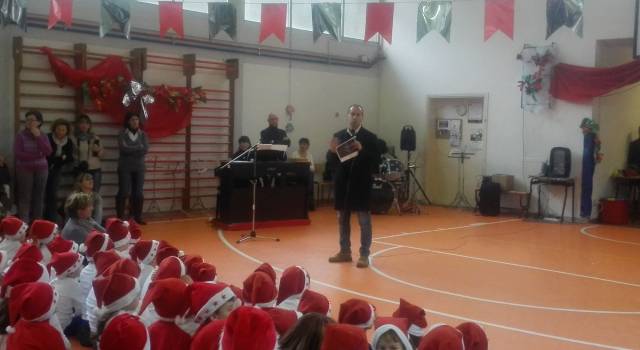 Gli auguri di Natale del sindaco Verona e dei suoi assessori ai ragazzi dell’Istituto Comprensivo Martiri di Sant’Anna