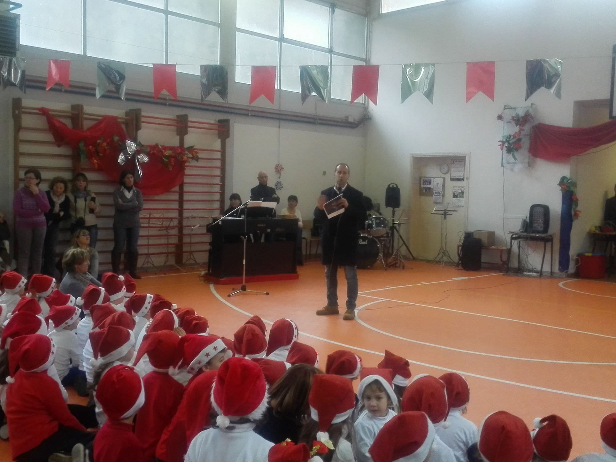 Gli auguri di Natale del sindaco Verona e dei suoi assessori ai ragazzi dell’Istituto Comprensivo Martiri di Sant’Anna