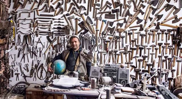 Chi fa davvero le grandi sculture di Damien Hirst e soci? Il Daily Beast incorona gli artigiani di Pietrasanta